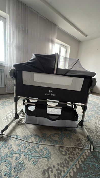 Манеж-кровать почти новый