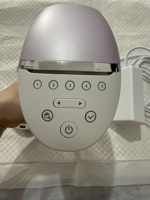Epilator IPL Philips Lumea Seria 8000