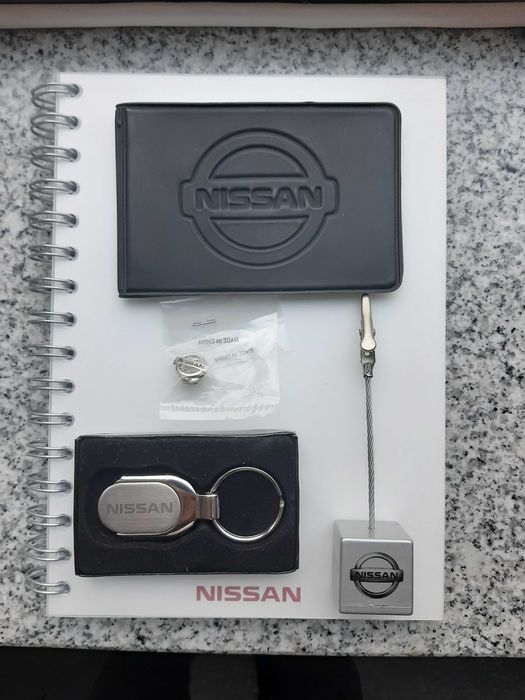NISSAN ключодържател органайзер  значка тефтер щипка чаша