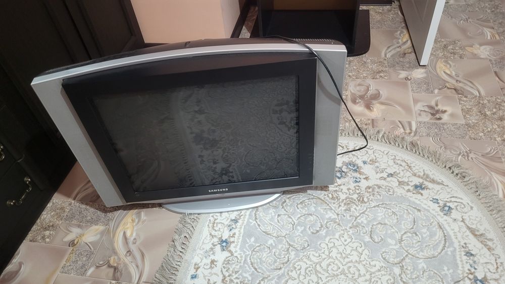 Отдам даром старый  Телевизор