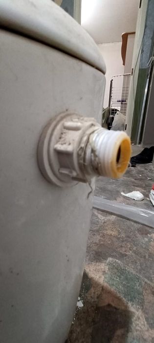 Продам бачек для унитаза