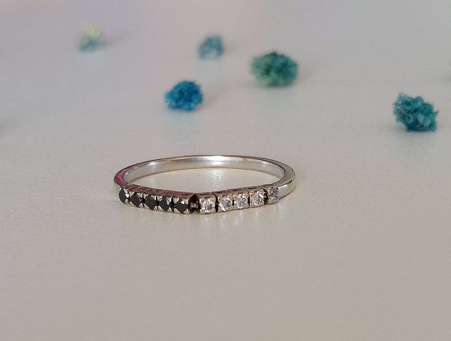 Inel flexibil din aur de 14 K cu diamante și safire naturale