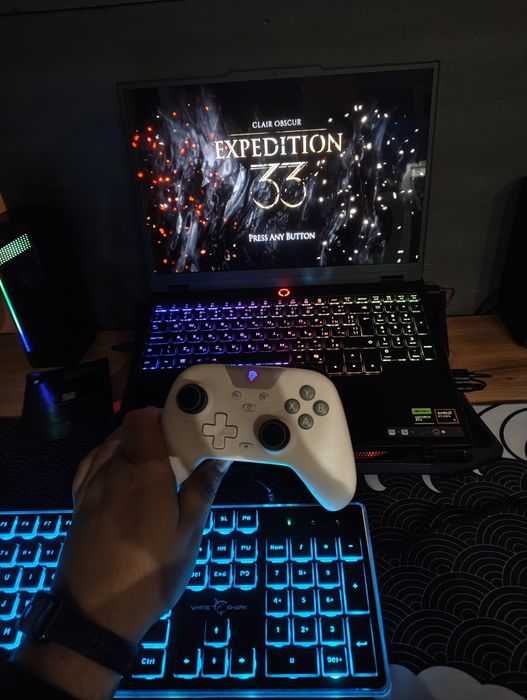 Продавам лаптоп Lenovo Legion 5 15AHP10