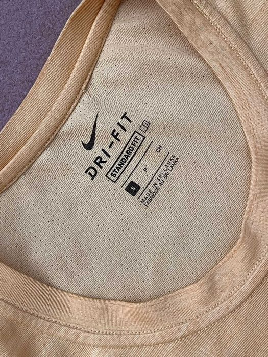 Tricou Nike Dri-FIT Galben (Mărimea S)