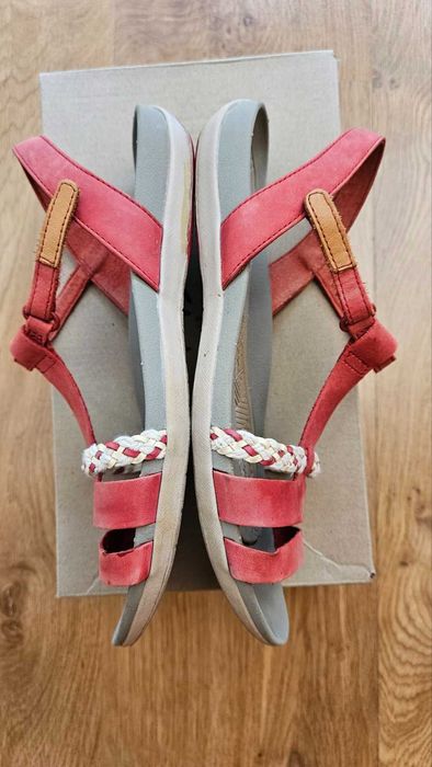 Дамски кожени сандали Clarks