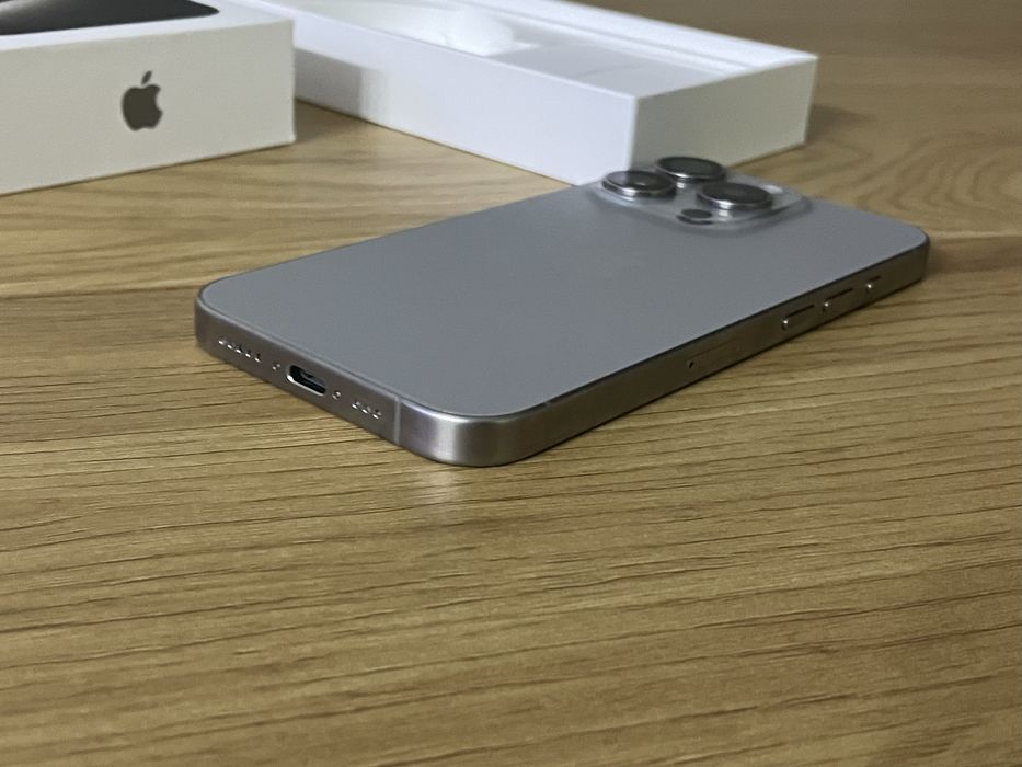 Бартер като нов iPhone 15 pro 256gb natural 88%