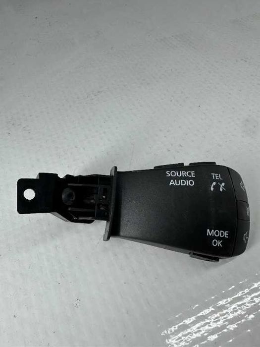 Comanda volan DACIA DUSTER cod piesa 255526831R