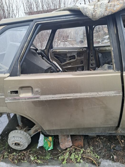 ЗАПЧАСТИ (двери,сидения,бампера)