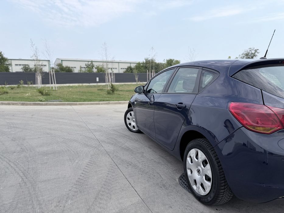 OPEL Astra 2011 — imagine 4