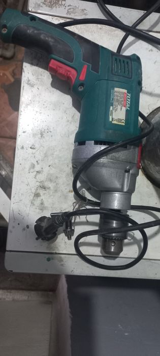 Дрель электрическая б/у