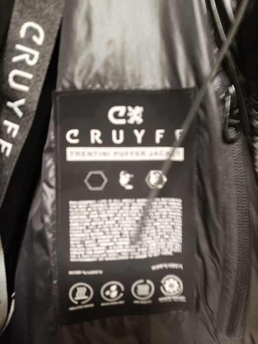 Яке Cruyff Trentini
