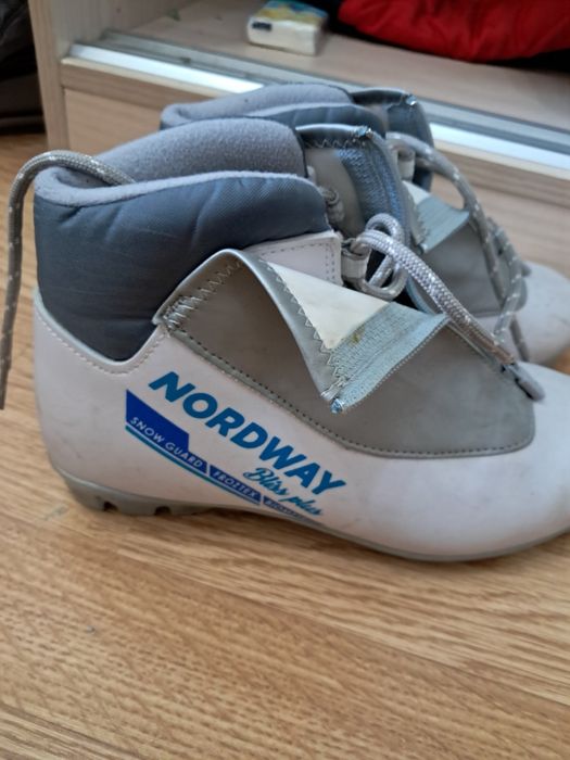 Лыжные ботинки 37 размер