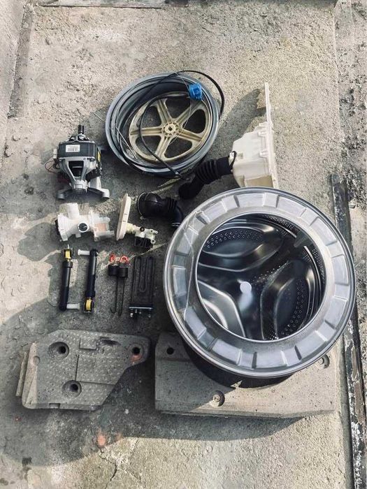 Пералня за вграждане Hotpoint Ariston AWM 1081 EU