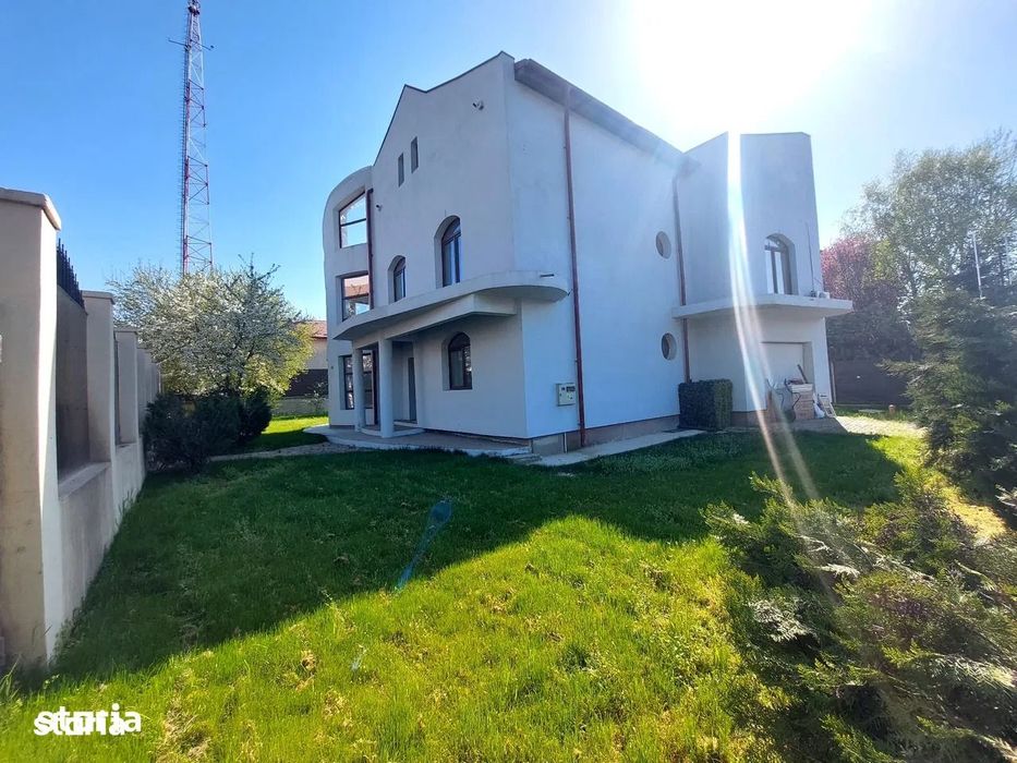 Vilă deosebită de vânzare – Prelungirea Ghencea, zona Mărăcineni!!