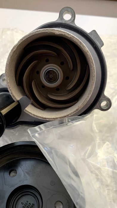 Водна помпа BMW original