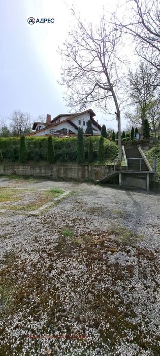 Хотел в Плевен, област-гр.Никопол площ 860 цена 300000