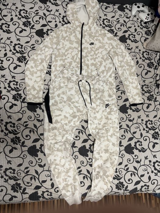 nike tech fleece camo alb