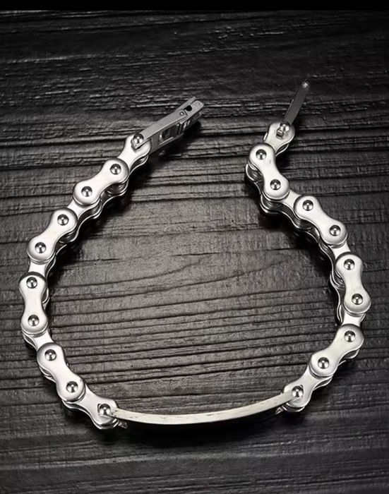 Мъжки гривни с плочка