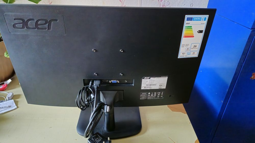 Монитор Acer 60см диагональ.
