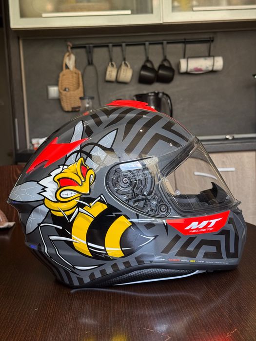 Каска MT Helmets