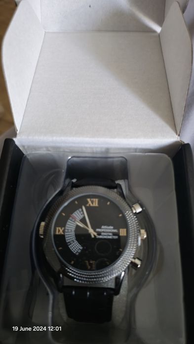 Vand ceas spion camera ascunsa, video si audio