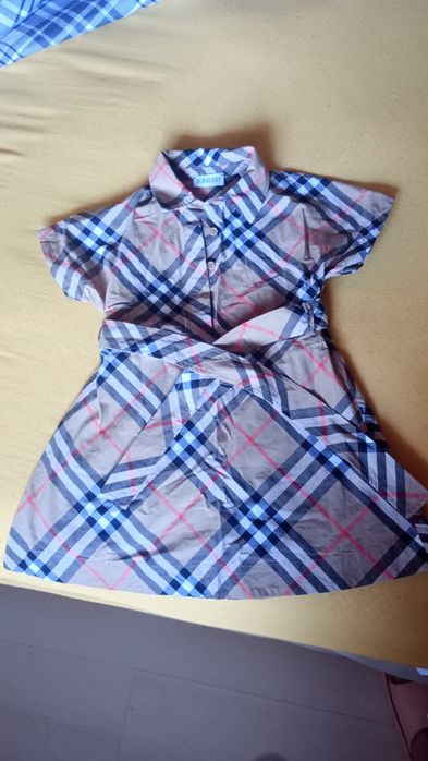 Детска рокля Burberry без забележки