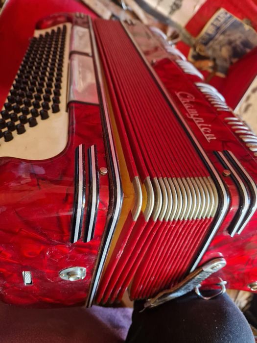Vând acordeon italienesc
