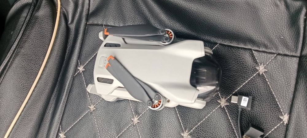 Продам Дрон dji mini 3 можно разукомплектовать
