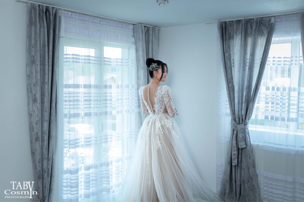 Rochie mireasa Oksana Mukha