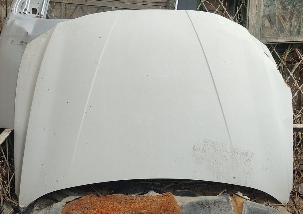 Hyundai Elantra капот