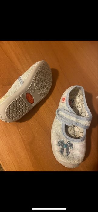 Papuci de interior numarul 25