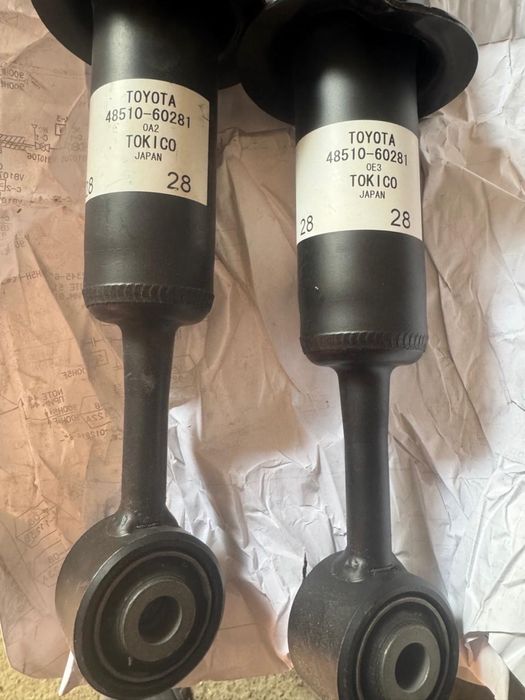 Амортизаторы от Toyota Prado 150 оригинал НОВЫЕ.
