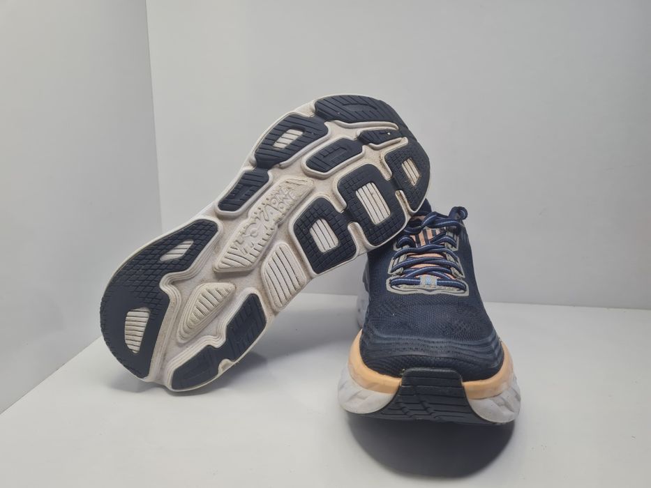 Маратонки Hoka Bondi 6

Носени,но в отлично състояние. 

Размер 40 сте