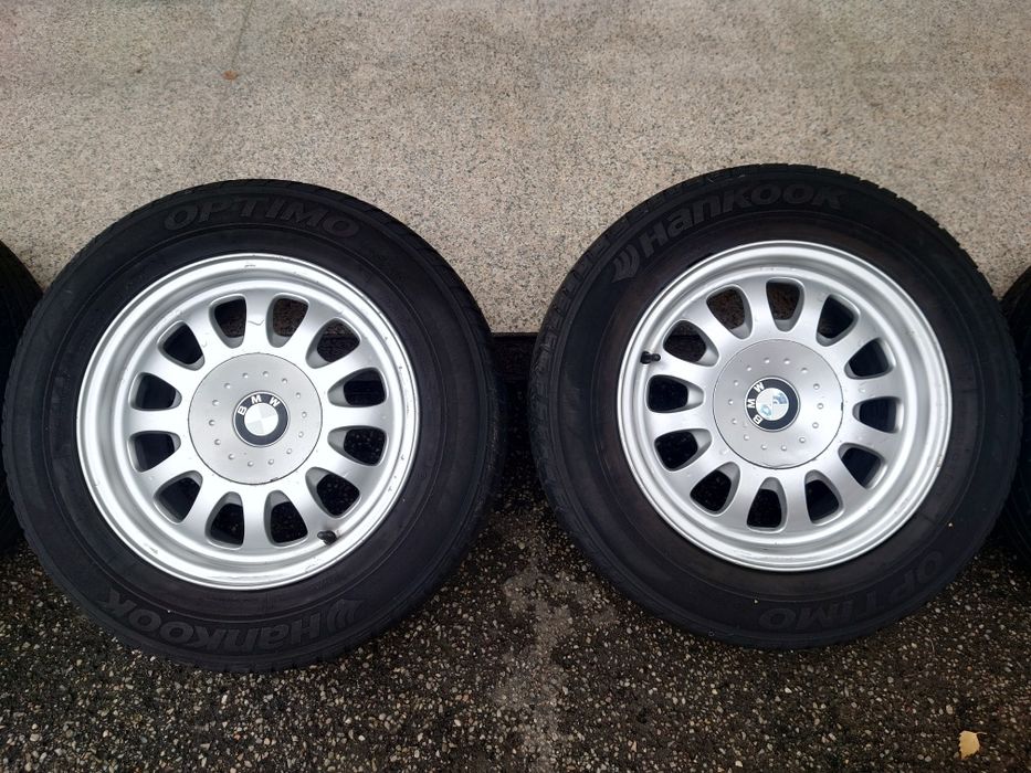 Vând jante cu cauciucuri vară BMW E 39 205/65/15