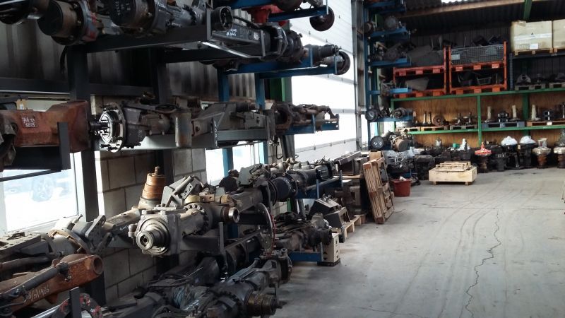 Dezmembrez tractoare Fendt