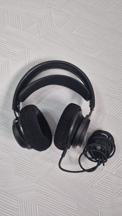 1 pereche Căști philips fidelio X2Hr cu fir si 1 pereche Sony bluetoot