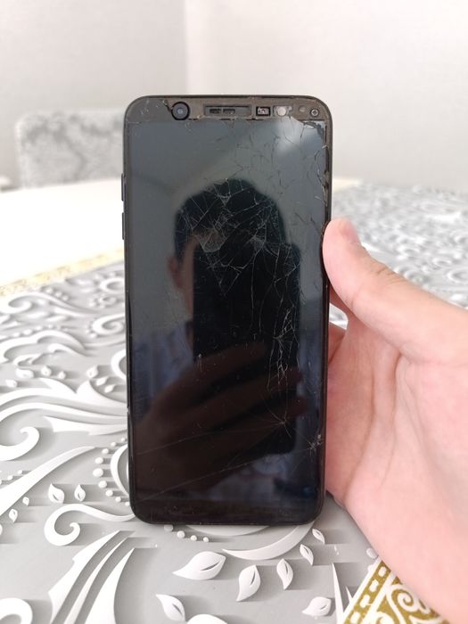 Продам хуавей п30 лайт и самсунг а6+