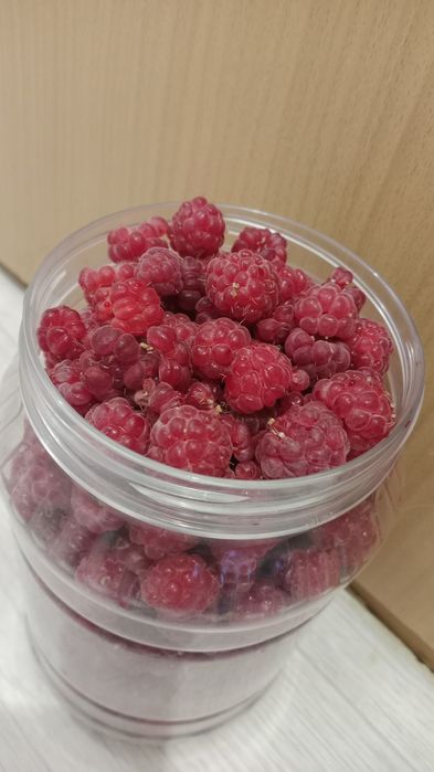 Продам малину 2л