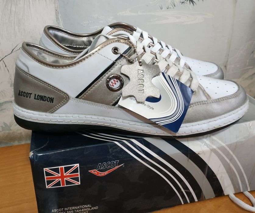 Продам кроссовки