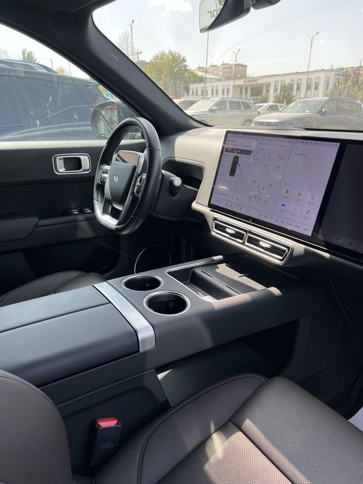 Lixiang L8  18 ming probeg 44000$ nalichida tayyor