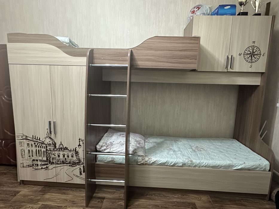 Двухъярусная кровать