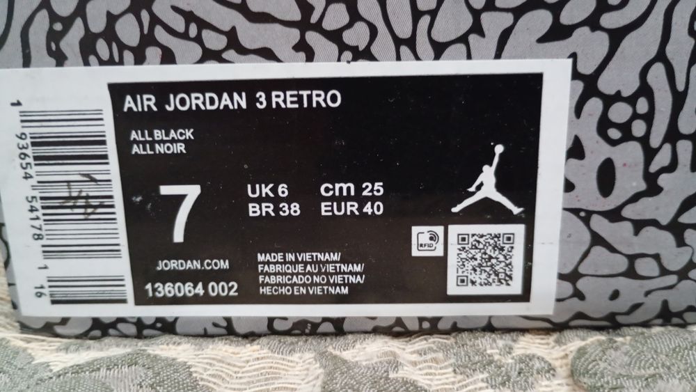 Jordan 3 Retro Black Cat