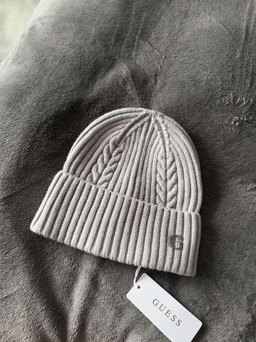 Guess caciula gri unisex marime universala noua originala