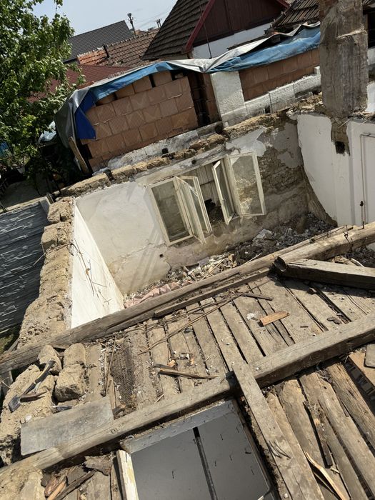 Sapaturi pristere,fundati,piconari etc..demolari,decopertari,nisip