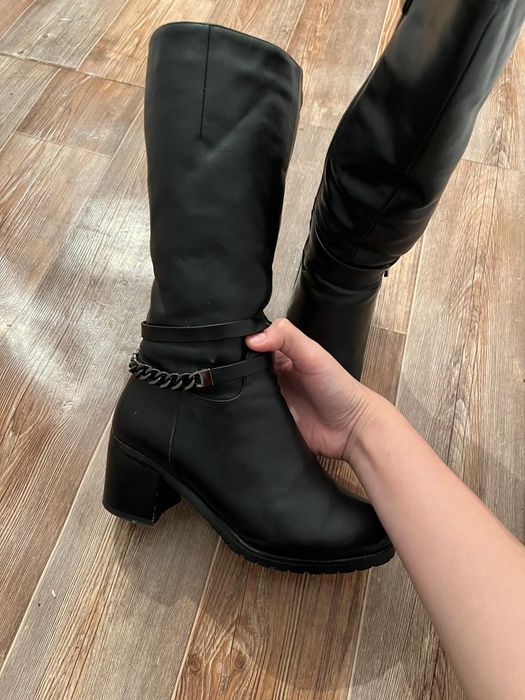 Обувь отдам даром