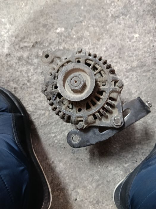 Генератор. Мазда 626.