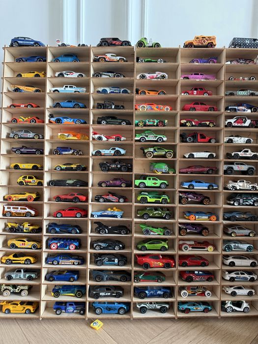 Машинки хотвиллс hotwheels