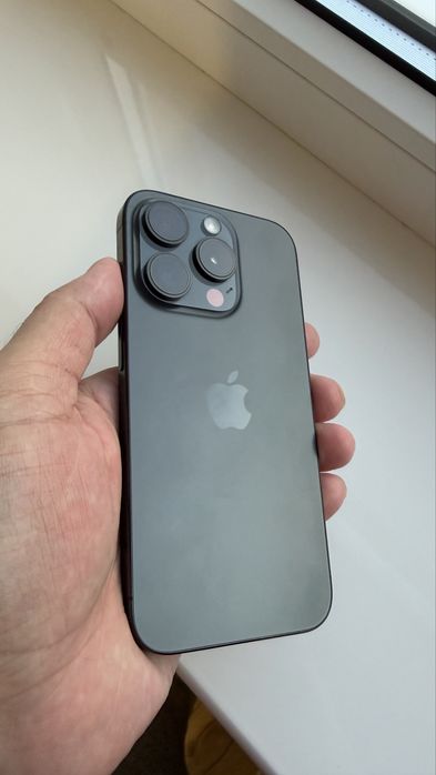 iPhone 15 pro 128 ГБ Black Titanium (Чёрный титан)