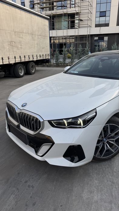 BMW i5 40L 4 oy 2025 yil