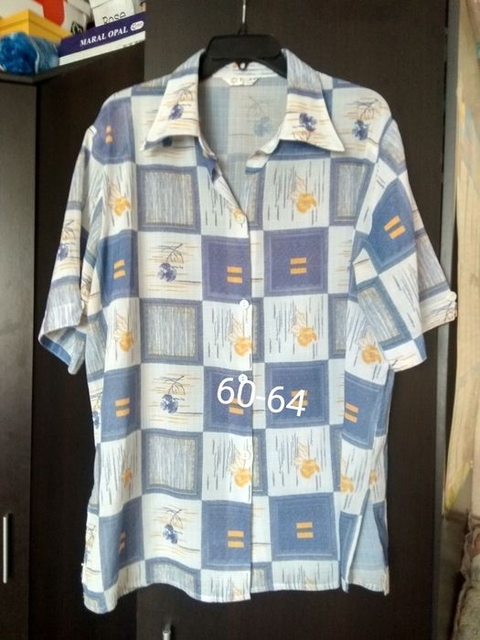 Продаю блузки б/у 5 штук.
